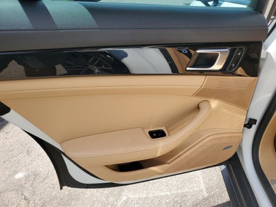 2018 Porsche Panamera 4