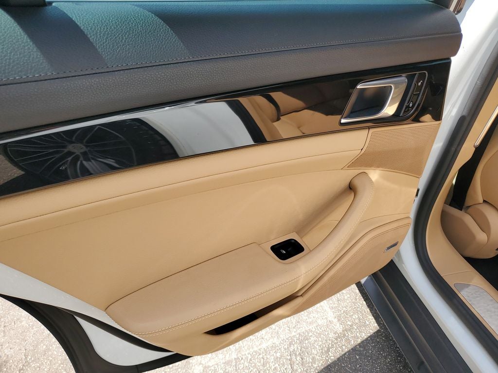 2018 Porsche Panamera 4