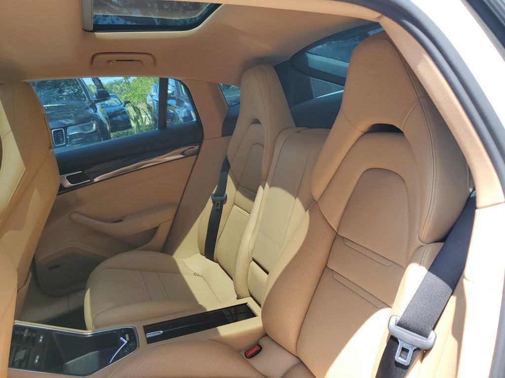 2018 Porsche Panamera 4