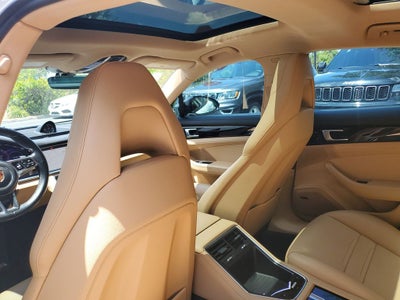 2018 Porsche Panamera 4