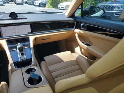 2018 Porsche Panamera 4