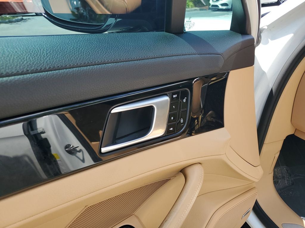 2018 Porsche Panamera 4
