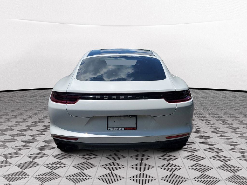 2018 Porsche Panamera 4
