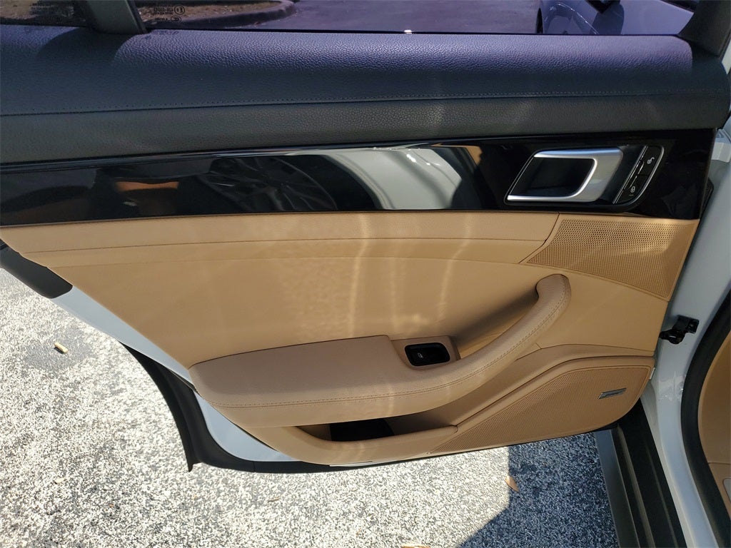 2018 Porsche Panamera 4