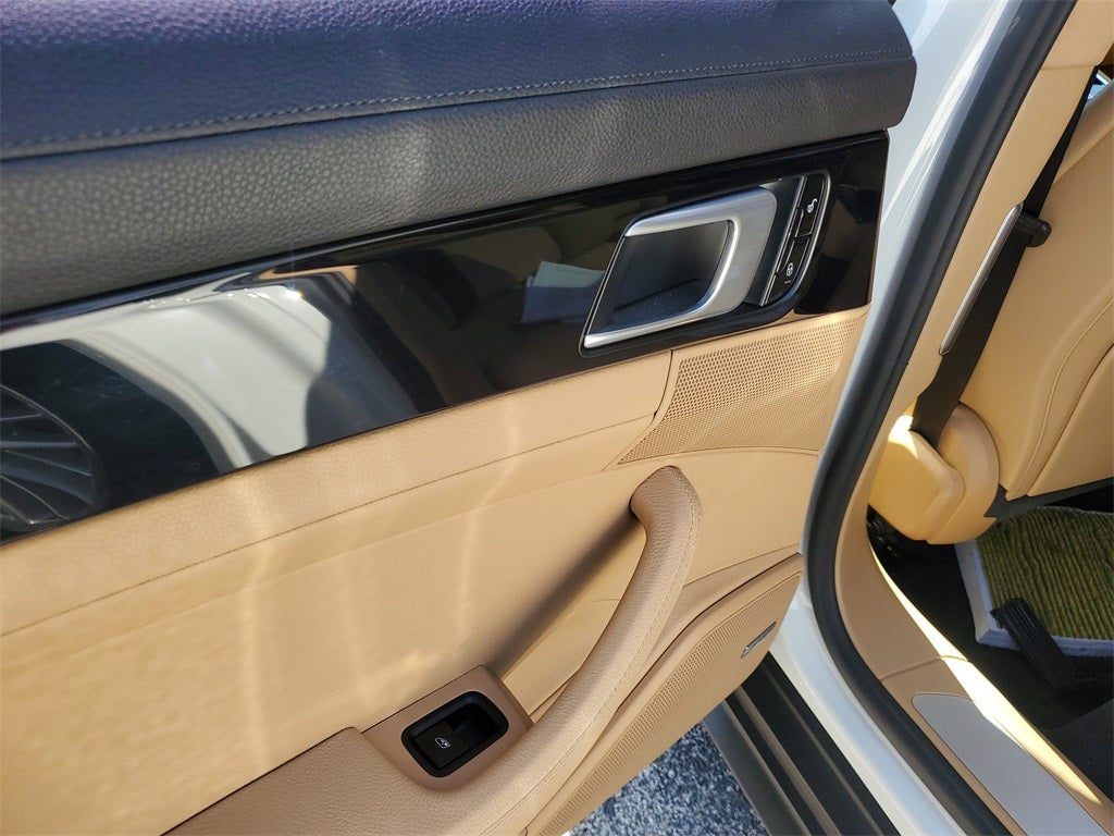 2018 Porsche Panamera 4