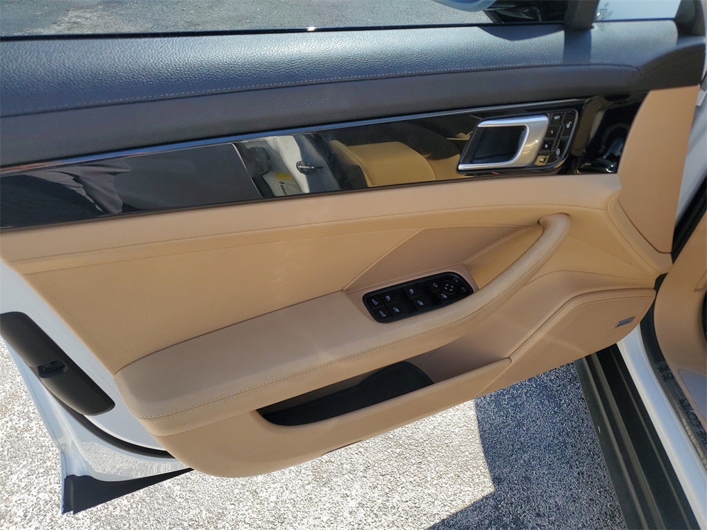 2018 Porsche Panamera 4