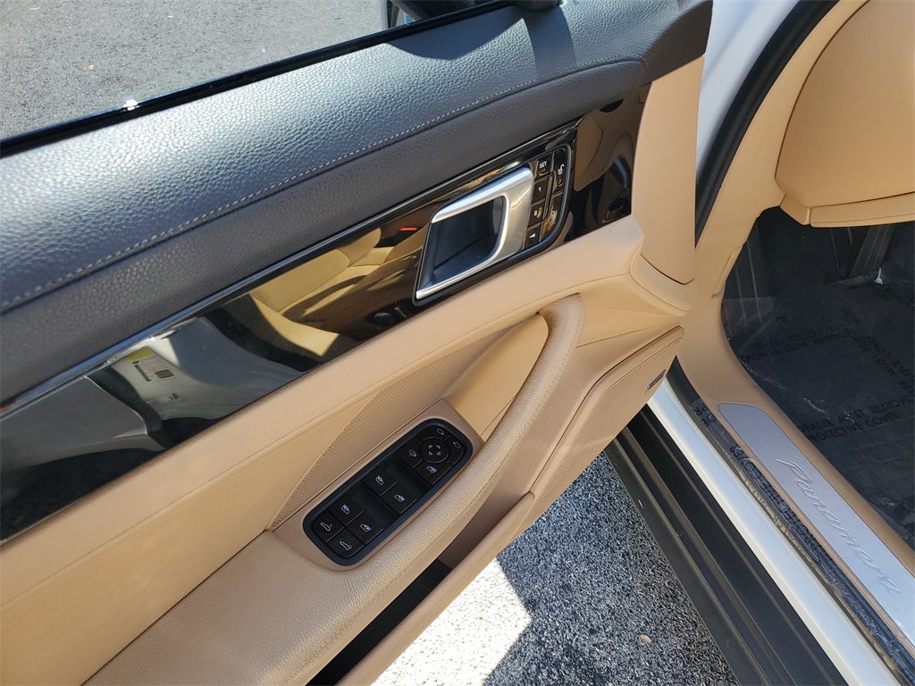 2018 Porsche Panamera 4