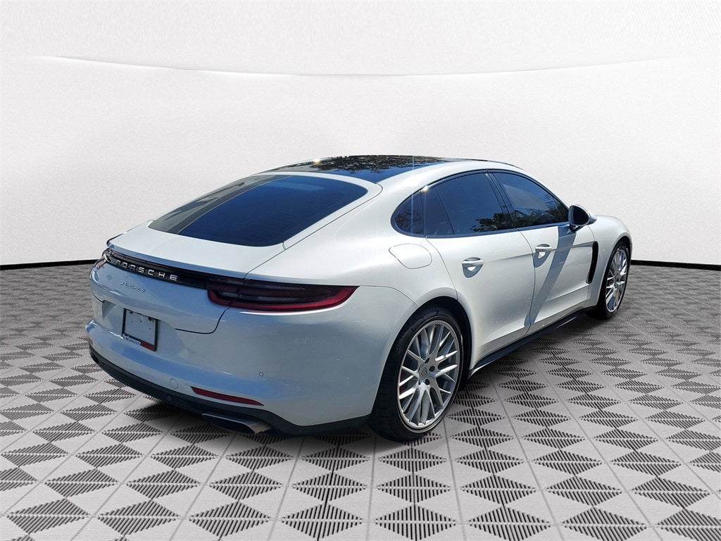 2018 Porsche Panamera 4