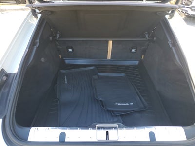 2018 Porsche Panamera 4