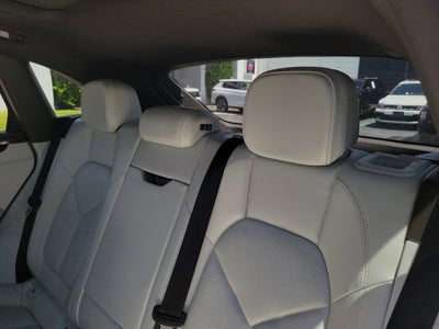 2017 Porsche Macan Base