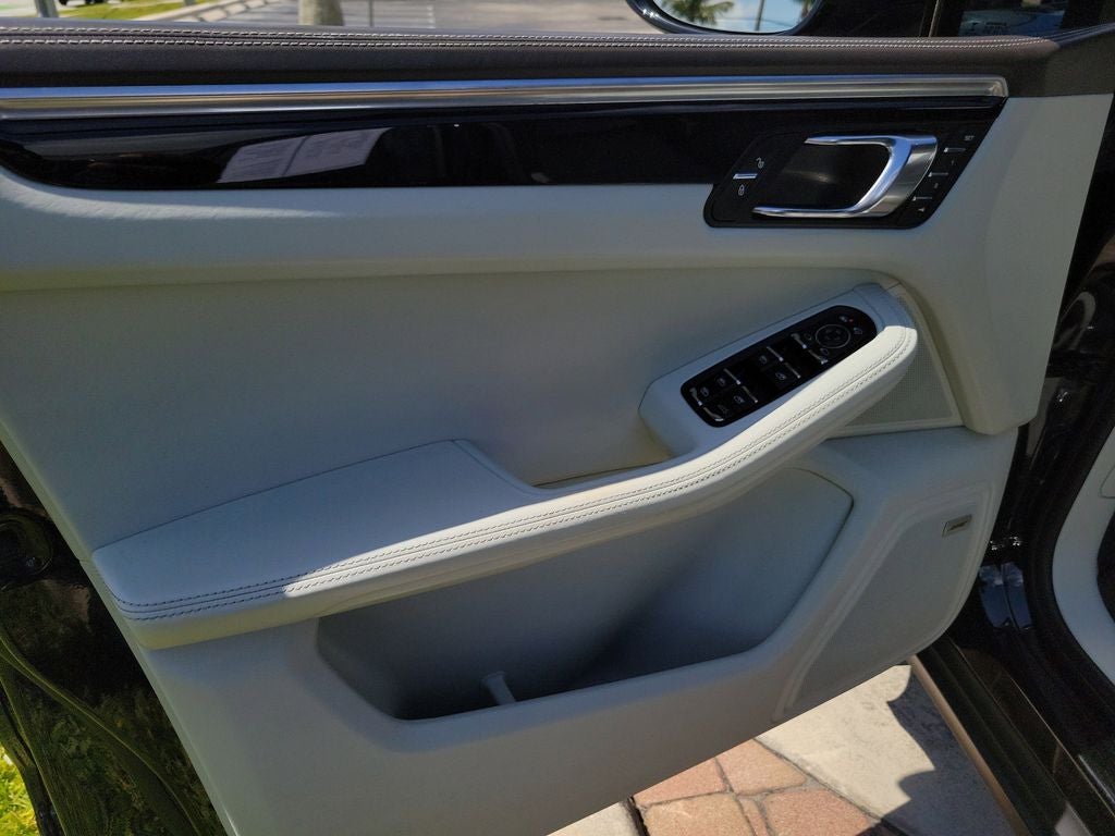 2017 Porsche Macan Base