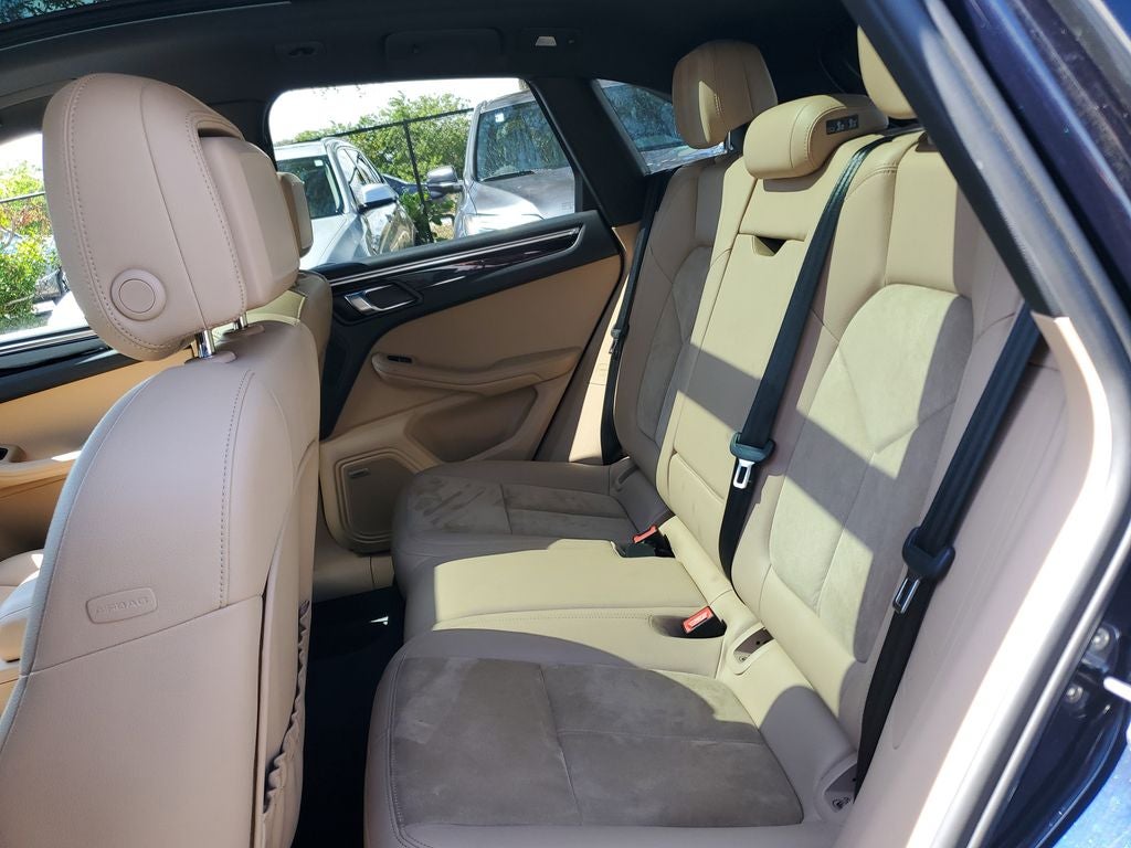 2021 Porsche Macan Base