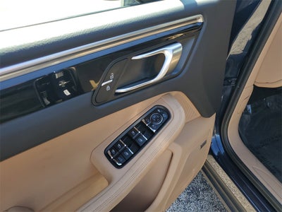 2021 Porsche Macan Base