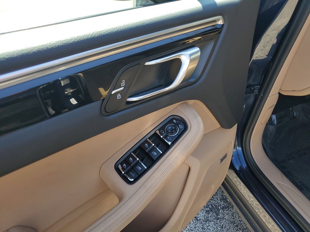 2021 Porsche Macan Base