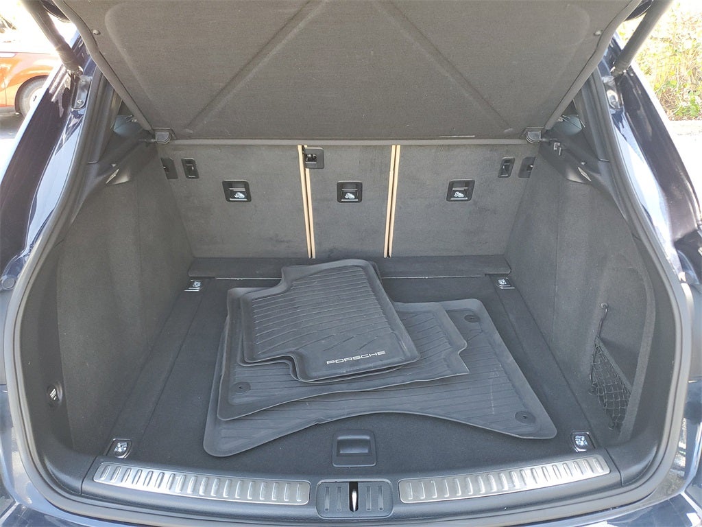 2021 Porsche Macan Base