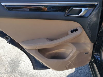 2021 Porsche Macan Base