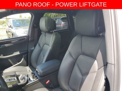 2022 Porsche Macan Base