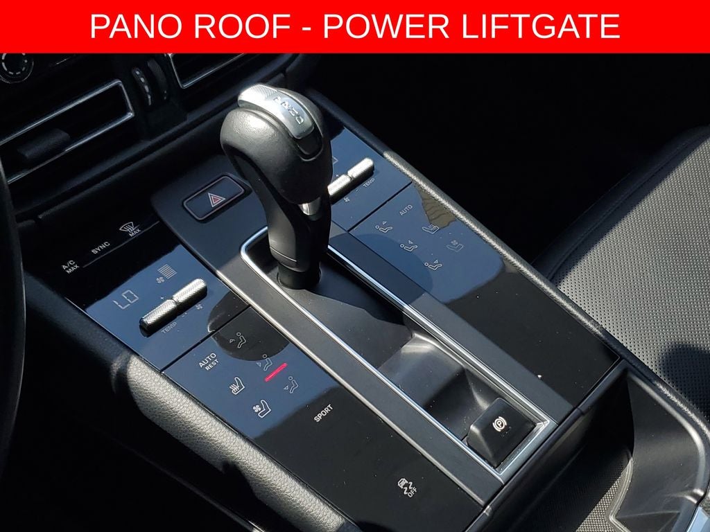 2022 Porsche Macan Base