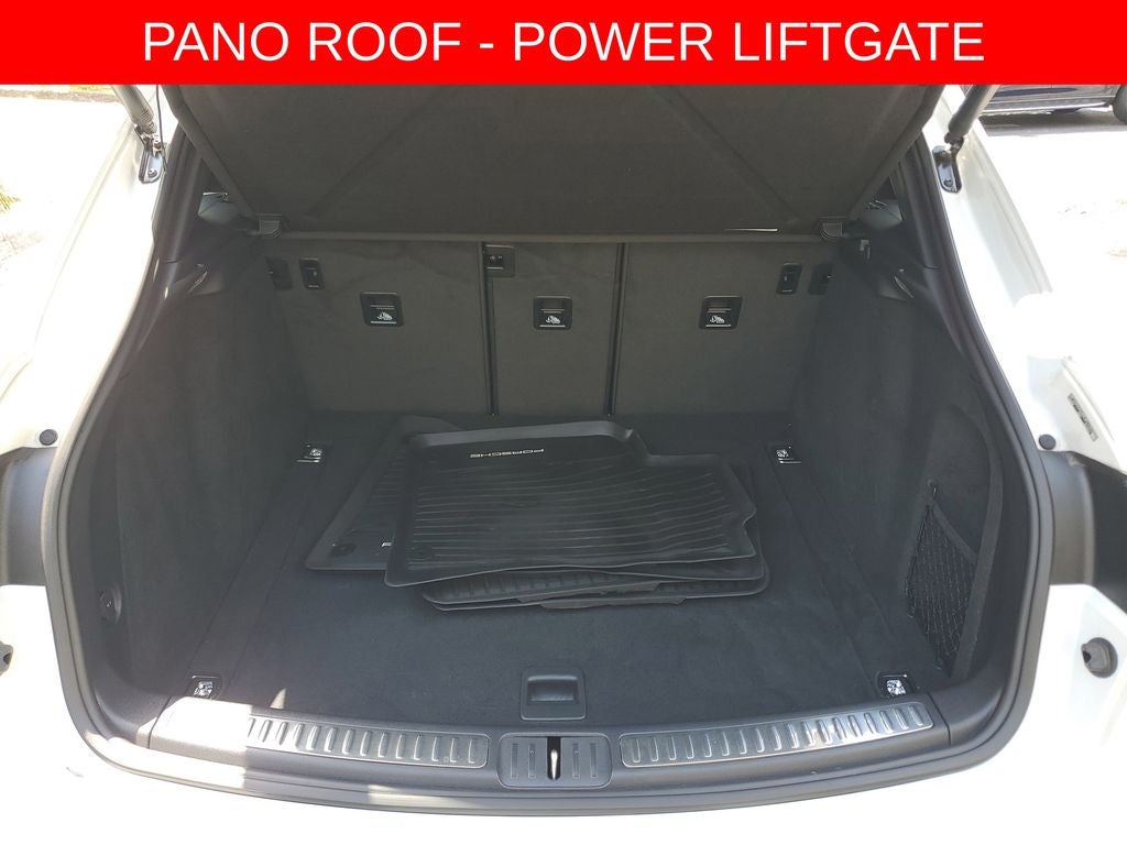 2022 Porsche Macan Base