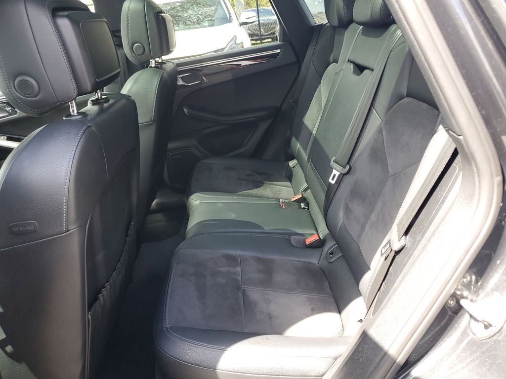 2017 Porsche Macan Base