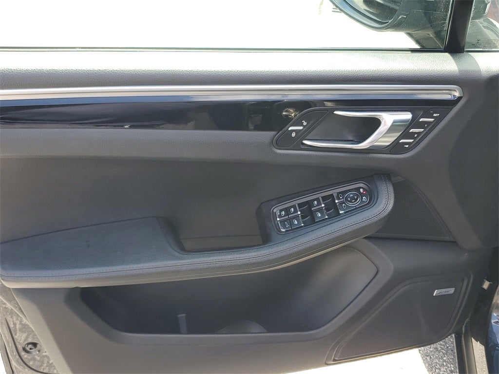 2017 Porsche Macan Base