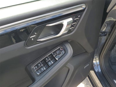 2017 Porsche Macan Base