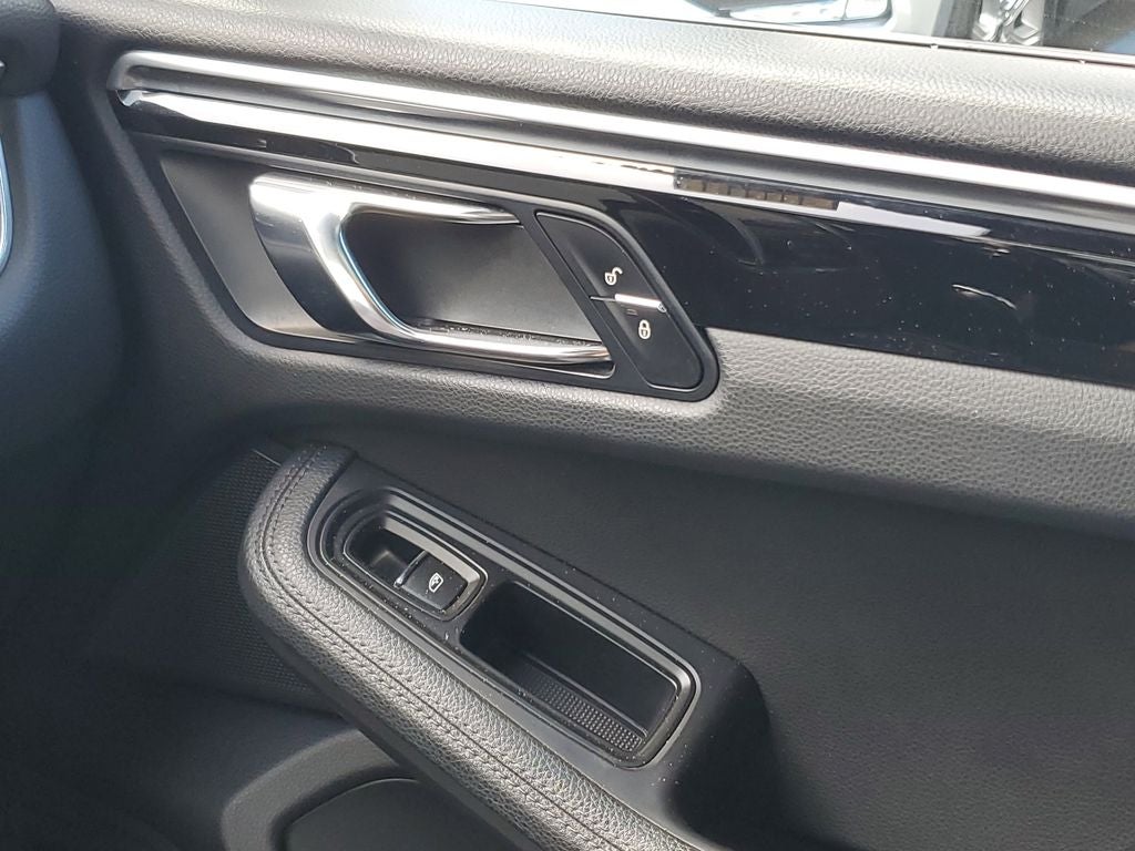 2017 Porsche Macan Base