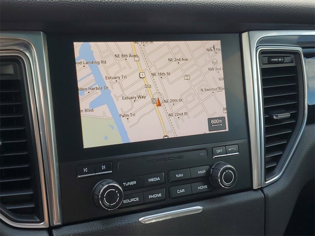 2017 Porsche Macan Base