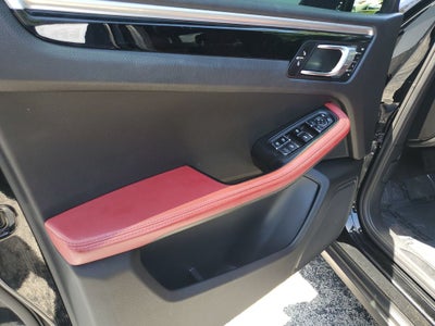 2018 Porsche Macan Base RED LEATHER