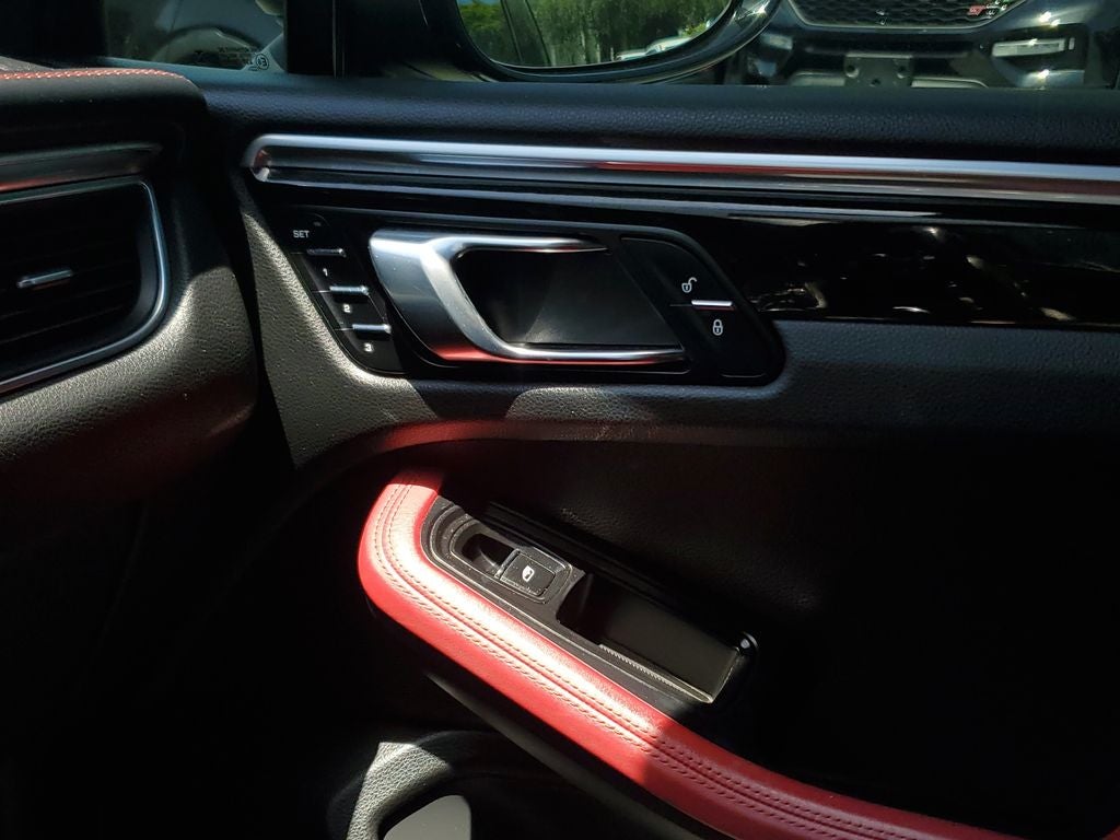 2018 Porsche Macan Base RED LEATHER