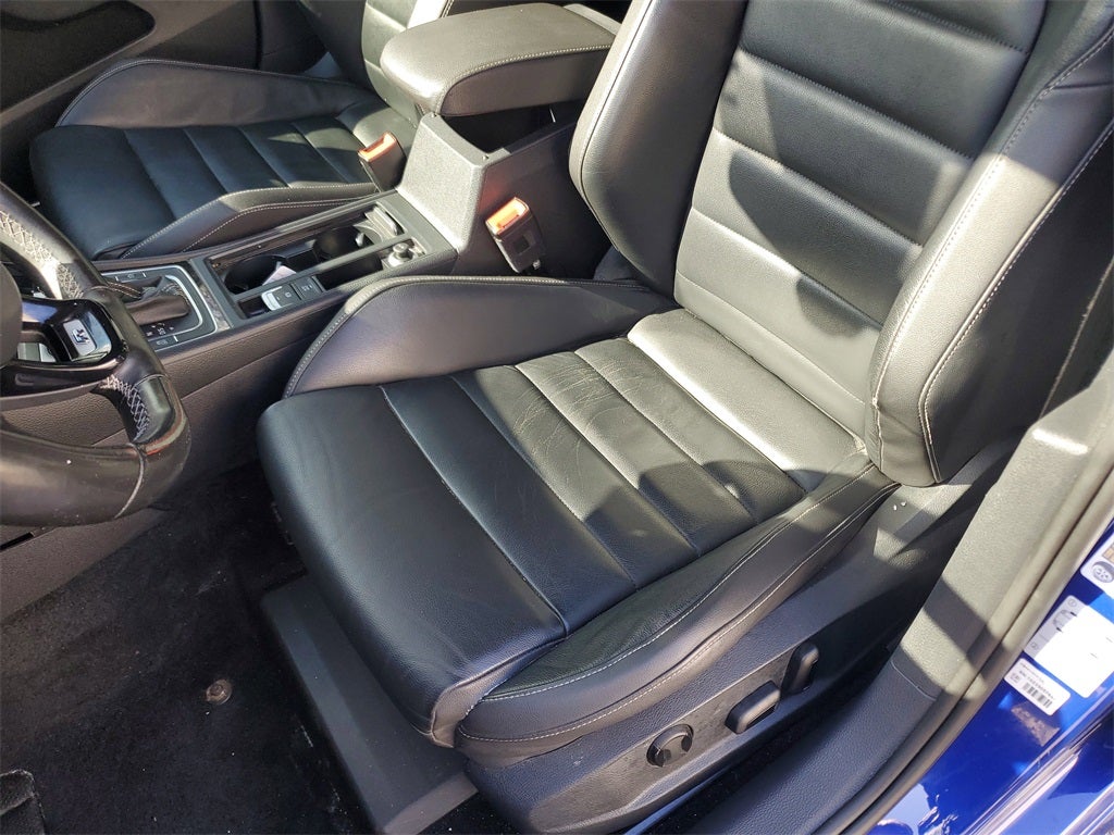 2017 Volkswagen Golf R DCC & Navigation 4Motion 4Motion