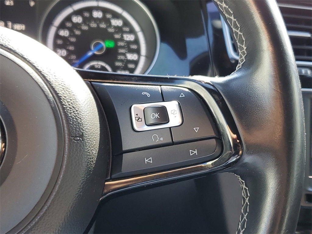 2017 Volkswagen Golf R DCC & Navigation 4Motion 4Motion