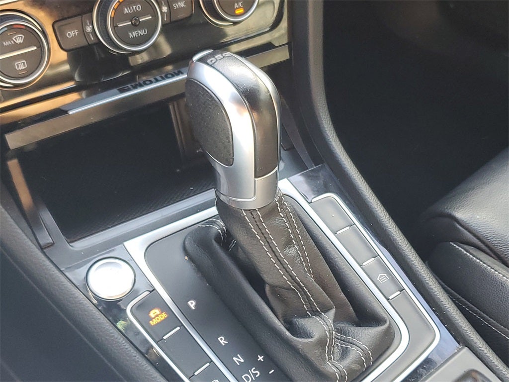 2017 Volkswagen Golf R DCC & Navigation 4Motion 4Motion