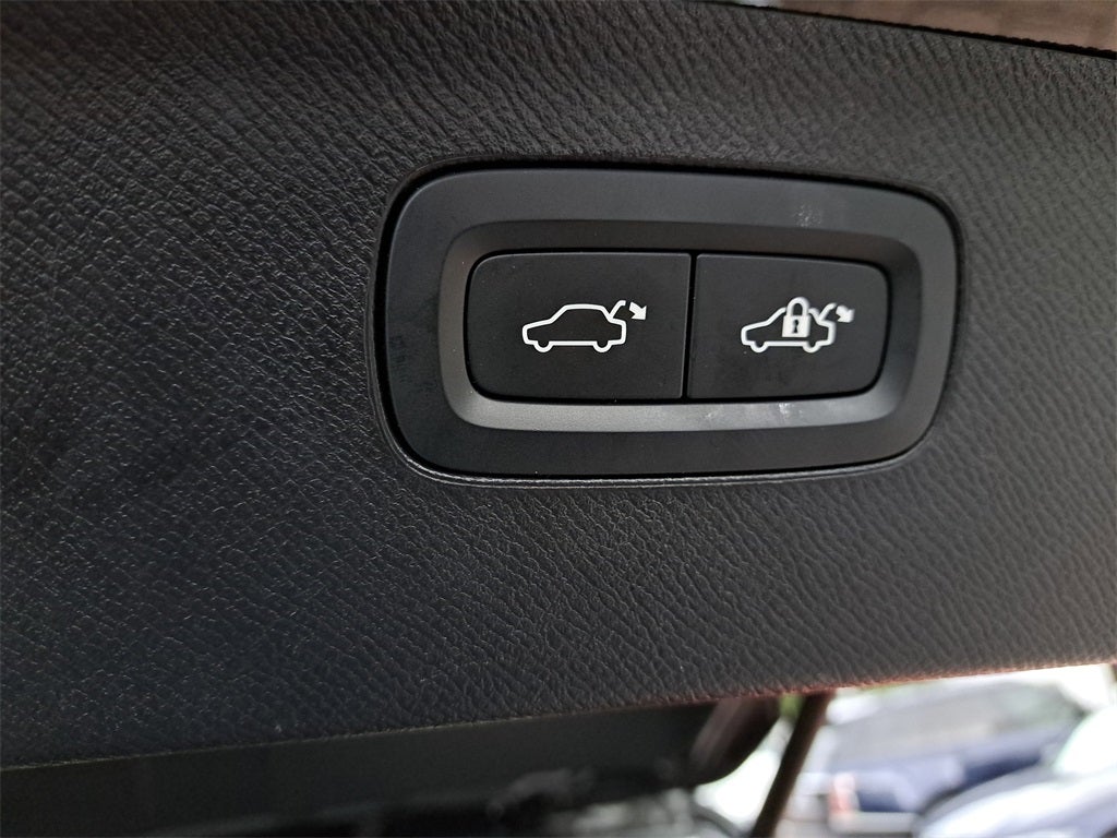 2022 Volvo XC90 T6 Inscription