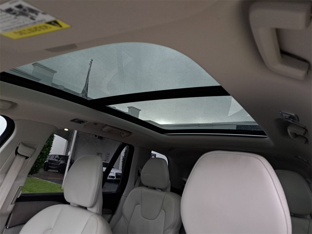 2022 Volvo XC90 T6 Inscription