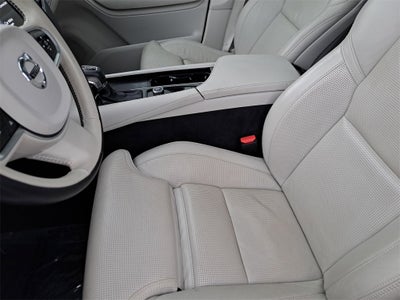 2022 Volvo XC90 T6 Inscription