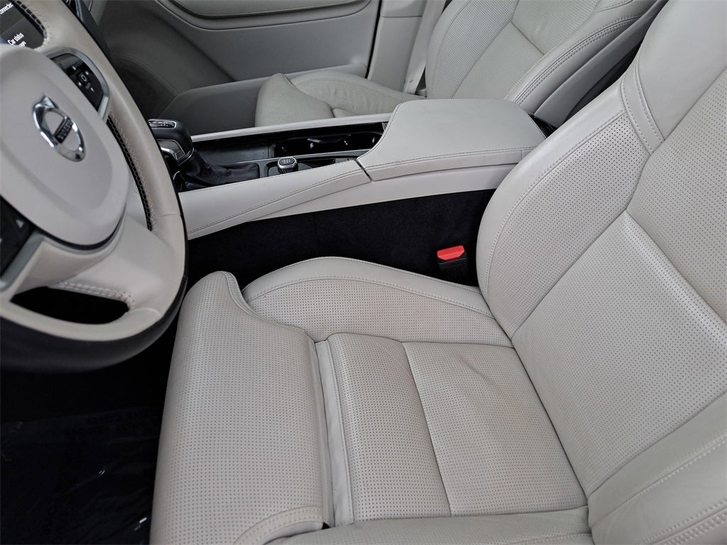 2022 Volvo XC90 T6 Inscription