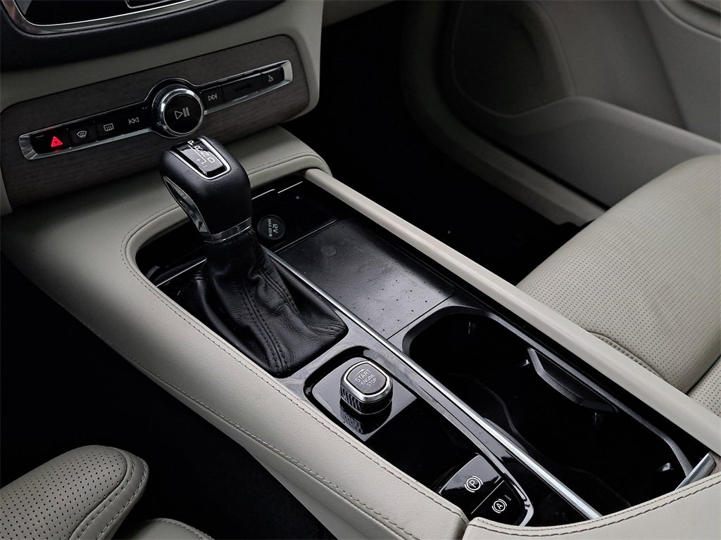 2022 Volvo XC90 T6 Inscription