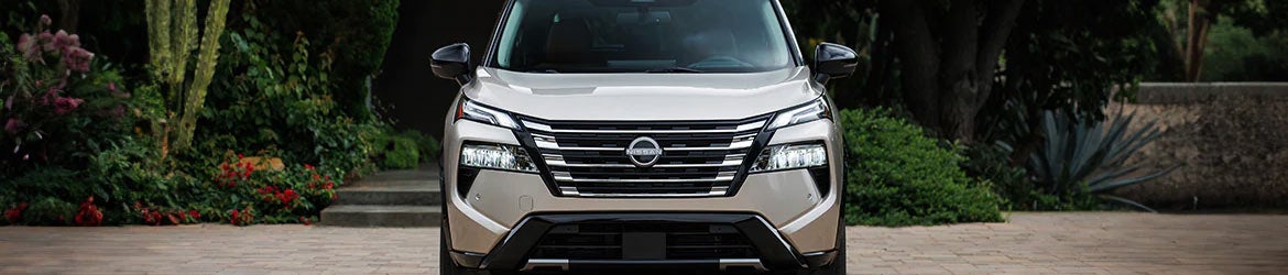 The front grille of the 2024 Nissan Rogue in Pompano Beach, FL